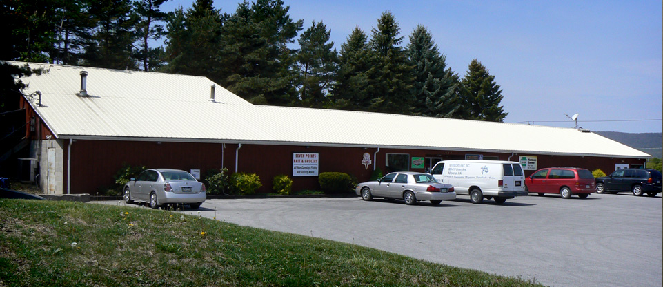 '7 Points Bait and Grocery' storefront